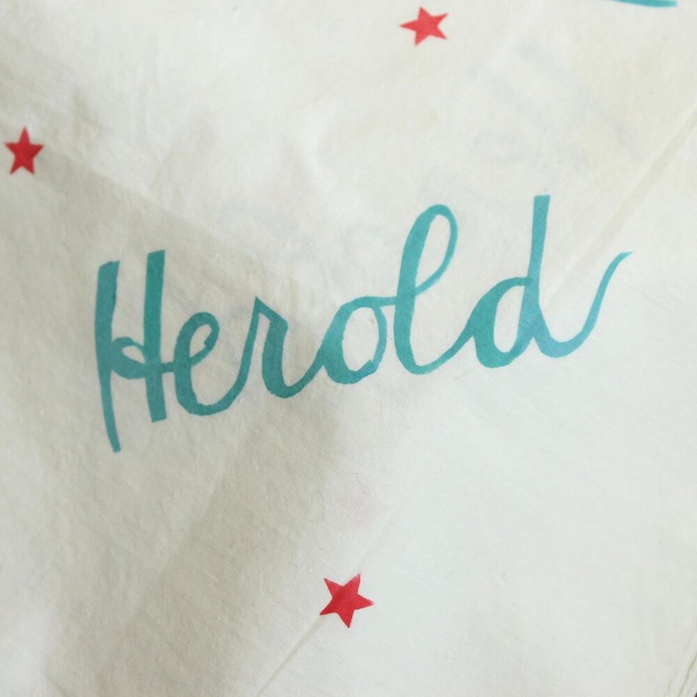 Vintage 1950s Men's Handkerchief, Herold White Cotton with Blue, Red Stars Colle - Picture 3 of 10